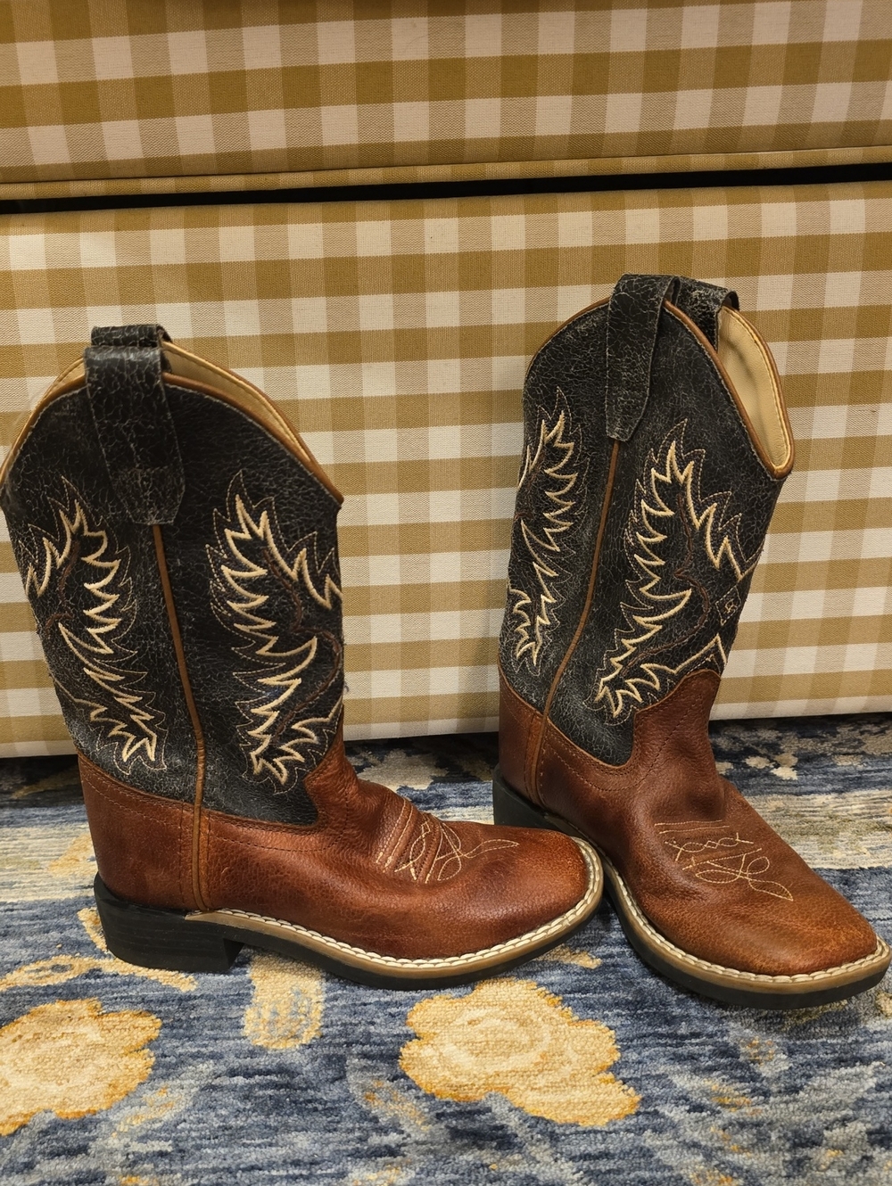 Cody James Sz 12. Kids Two-Tone Brown Western Boots with Black Shafts